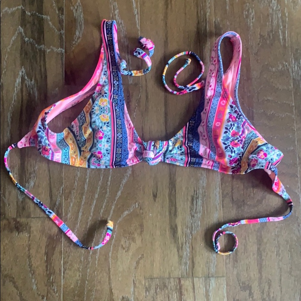 Cute bath suit top!